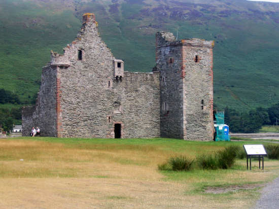 Lochranza Castle