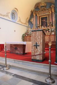  Alter And Lectern From Side Catholic Cathereral