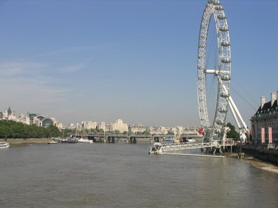A picture of the London Eye.